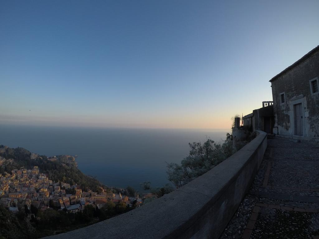 Sunshine Apartment Taormina Exterior photo