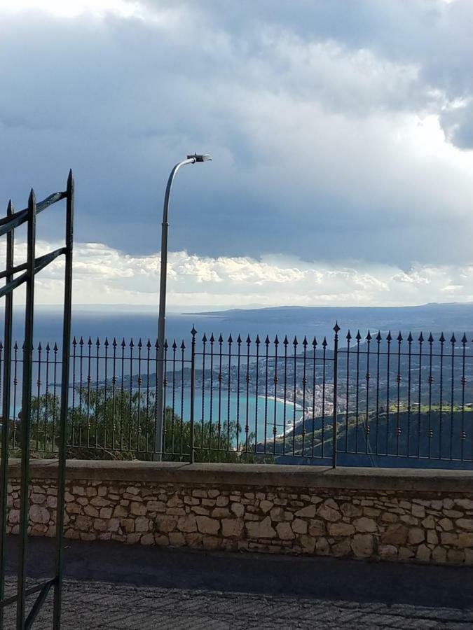 Sunshine Apartment Taormina Exterior photo